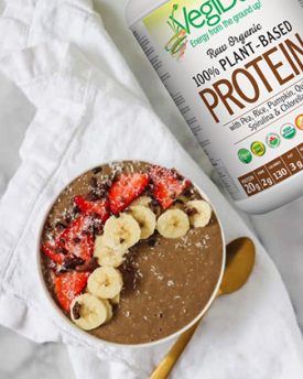 5 minute chocolate smoothie bowl